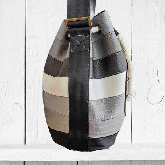 HARVEYS Disney Steamboat Willie Berkeley Bucket Tote Gray Seatbelt Bag - Picture 5 of 15